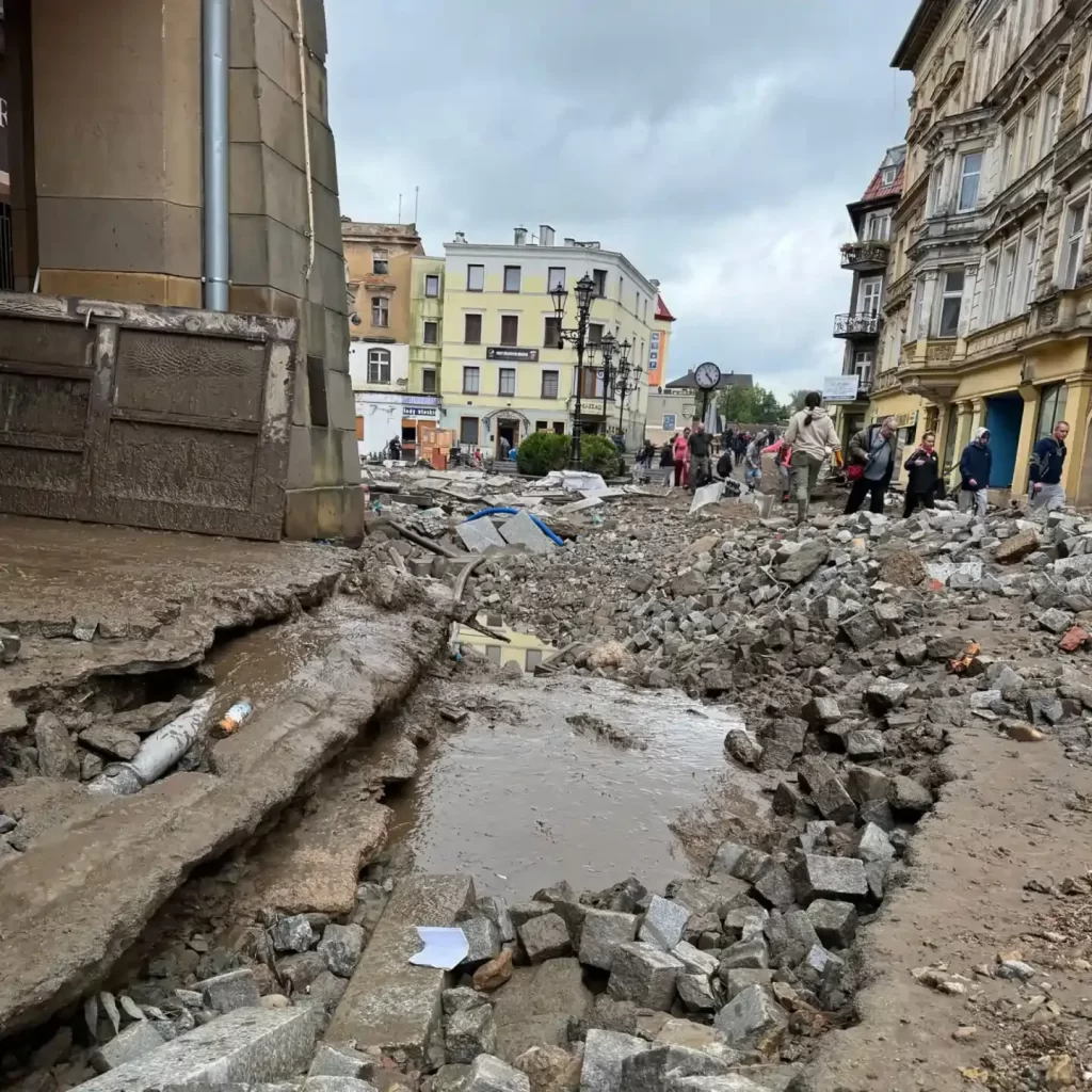 Hochwasser in Klodzko - Quelle: https://bensheim.de/spendenkonto-fuer-hochwasser-opfer-in-klodzko/