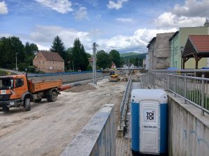Straßen und Gehwege müssen neu angelegt und gepflastert werden.
