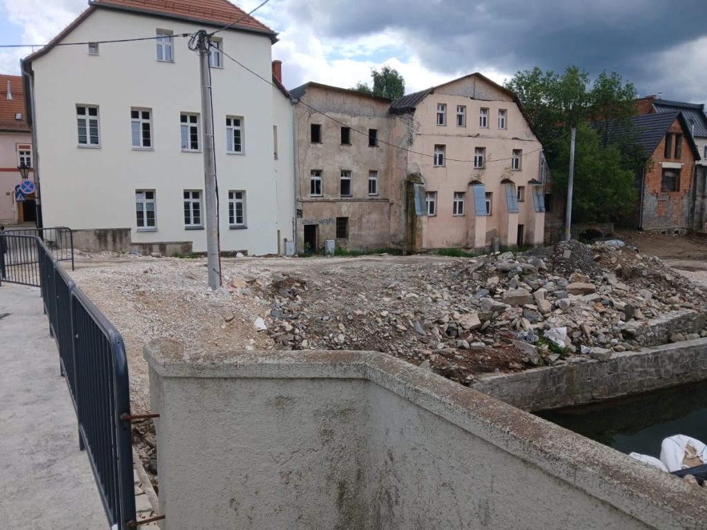 Häuser, die am Ufer der Biele standen, sind verschwunden.