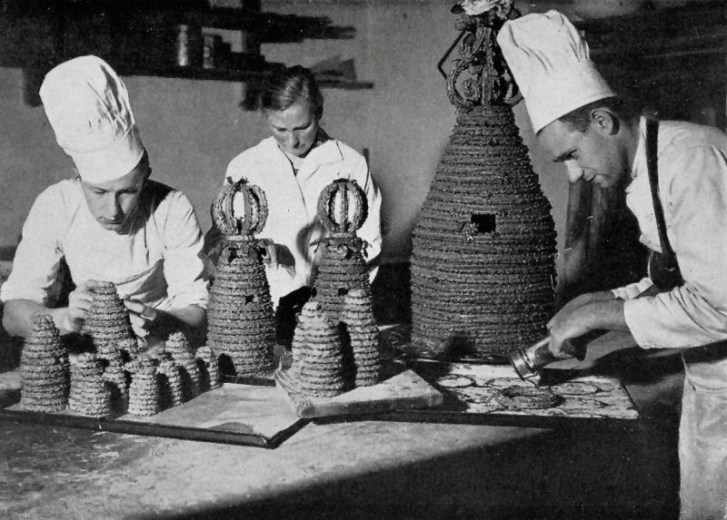 Backen und Zusammensetzen der Ringe für die Bienenkörbe