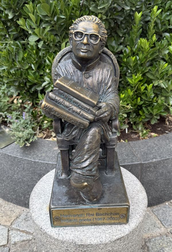 Zwergenskulptur Breslau - Dichterzwerg